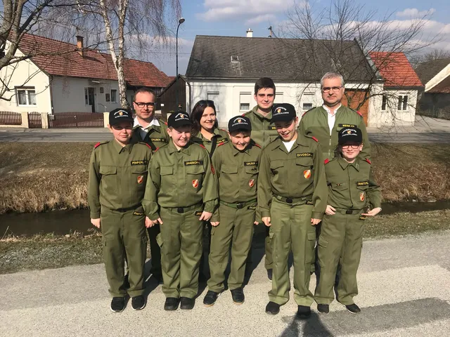 Feuerwehrjugend Stadtschlaining mit Betreuern